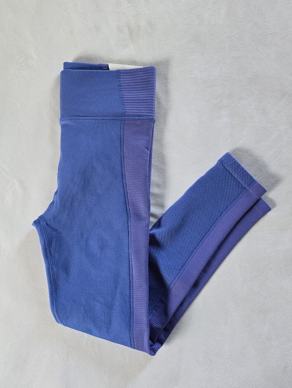 Aerie Offline▪️Seamless 7/8 High Rise Two Tone Ribbed Leggings - Picture 3 of 9